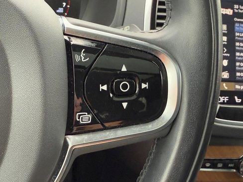 Certified 2022 Volvo XC90 T6 Momentum w/ Advanced Package image 19