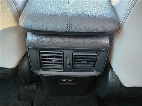 Used 2021 Toyota RAV4 XLE Premium image 18