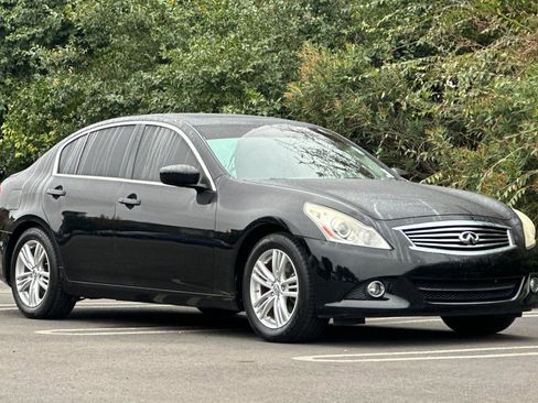 Used 2013 INFINITI G37 Journey w/ Premium Pkg image 2