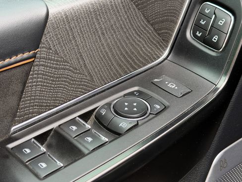 Used 2022 Ford F150 Platinum w/ Equipment Group 701A High AWD/4WD image 6