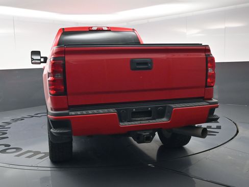 Used 2019 Chevrolet Silverado 2500 LT w/ LT Convenience Package image 8