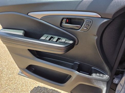 Certified 2024 Honda Passport EX-L image 17