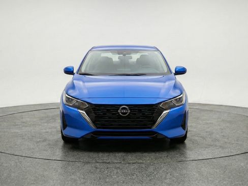 Used 2025 Nissan Sentra SV image 2