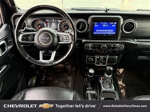 Used 2018 Jeep Wrangler Unlimited Sahara image 12