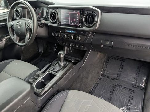 Used 2021 Toyota Tacoma TRD Off-Road AWD/4WD image 31