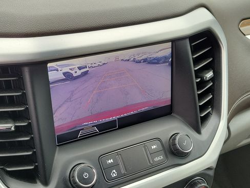 Used 2020 GMC Acadia SLE FWD image 28