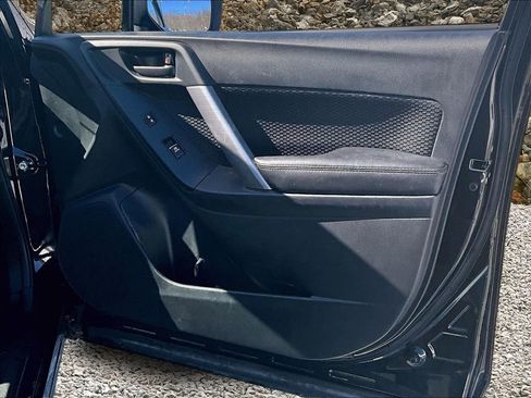 Used 2017 Subaru Forester 2.5i Premium image 22