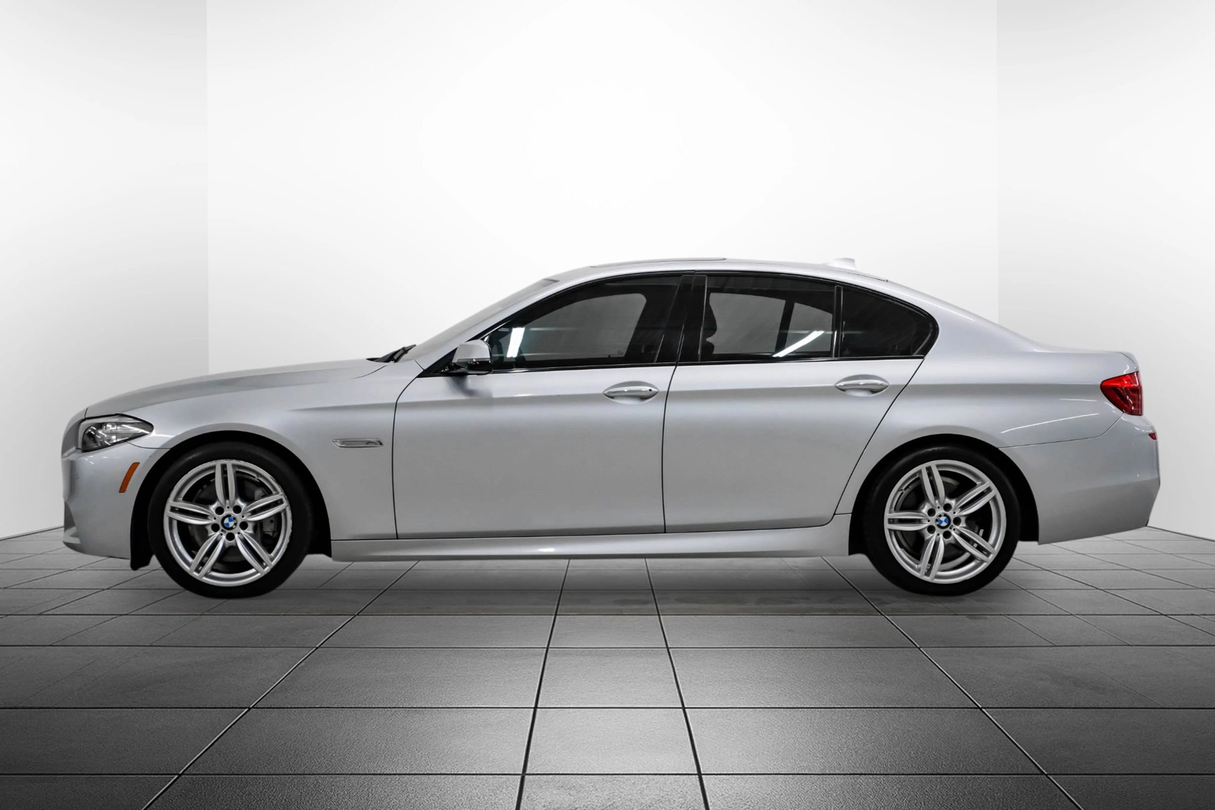 Used 2014 BMW 535i Sedan RWD image 12