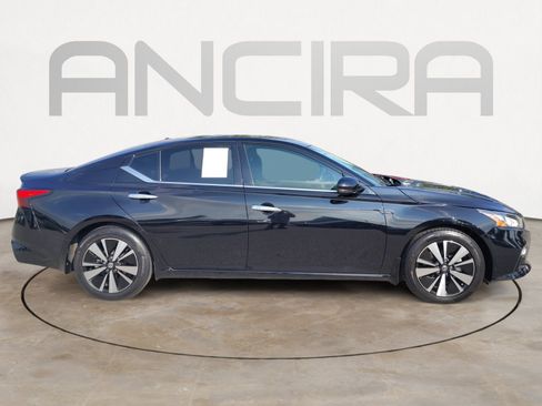 Used 2022 Nissan Altima 2.5 SL FWD image 12