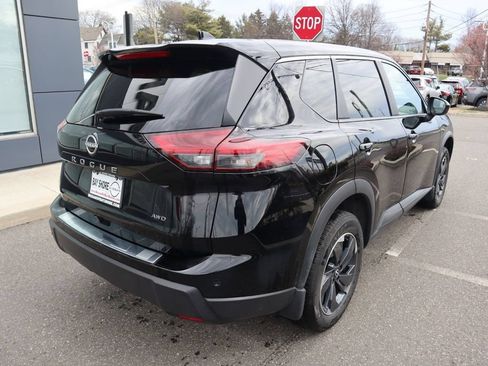 Certified 2025 Nissan Rogue SV AWD/4WD image 6