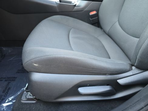 Used 2021 Toyota RAV4 LE image 28