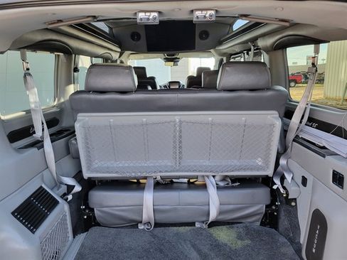 Used 2018 Ford Transit 150 130 Low Roof w/ Exterior Upgrade Package RWD image 4