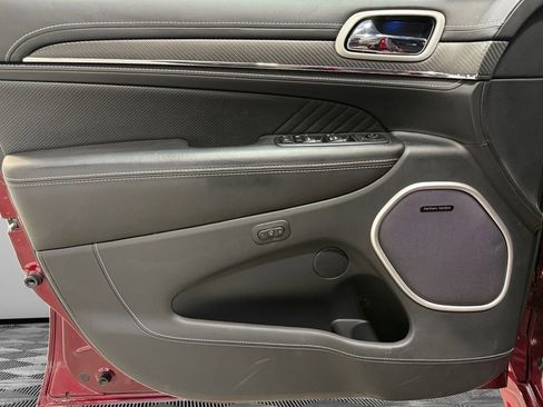 Used 2018 Jeep Grand Cherokee SRT image 20