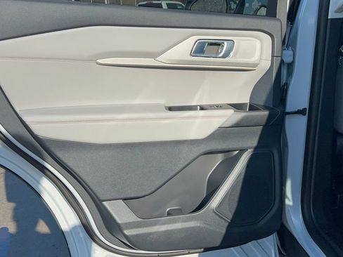 Used 2026 Ford Explorer Active w/ Active Comfort Package AWD/4WD image 31