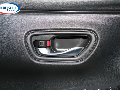 Certified 2024 Honda HR-V LX image 31