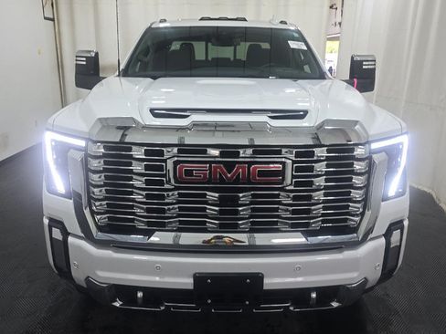 Used 2025 GMC Sierra 3500 Denali AWD/4WD image 2