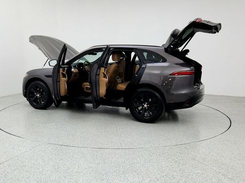 Certified 2023 Jaguar F-PACE S image 12