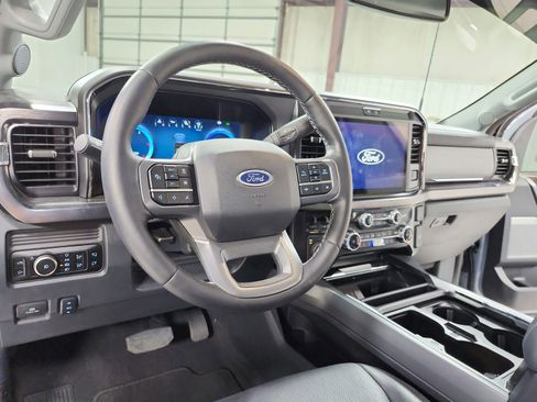 Used 2025 Ford F350 Lariat w/ Lariat Ultimate Package AWD/4WD image 18