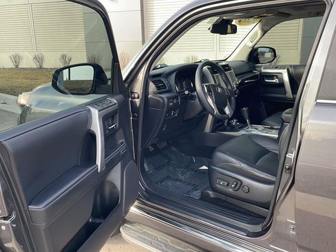 Used 2022 Toyota 4Runner Limited image 21