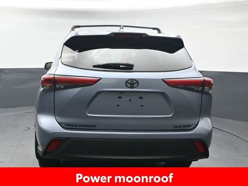 Used 2022 Toyota Highlander XLE image 5