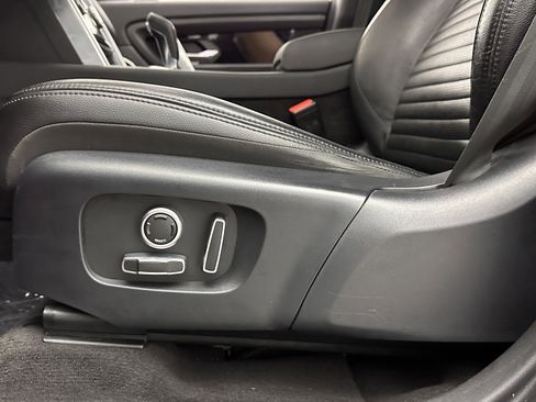 Used 2021 Land Rover Discovery Sport S image 14