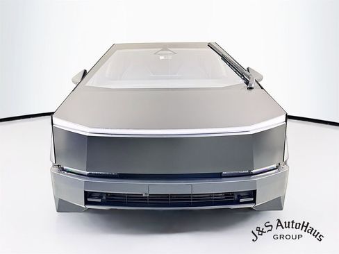 Used 2025 Tesla Cybertruck AWD Crew Cab image 2