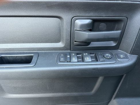 Used 2024 RAM 2500 Tradesman w/ Chrome Appearance Group image 12