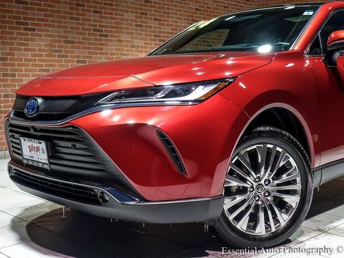 Used 2024 Toyota Venza Limited image 4