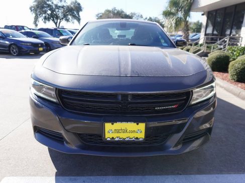 Used 2019 Dodge Charger SXT w/ Blacktop Package image 2