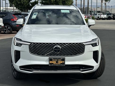 New 2026 Volvo XC90 B6 Plus image 2
