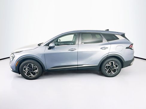 Used 2025 Kia Sportage LX FWD image 4