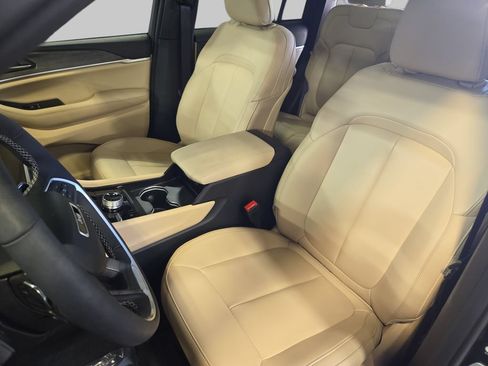 Used 2024 Jeep Grand Cherokee Limited 4xe AWD/4WD image 19