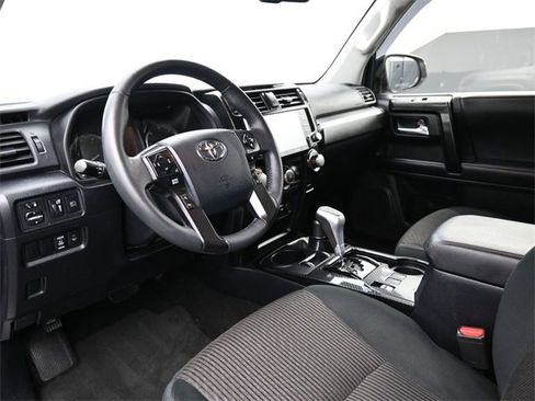 Used 2022 Toyota 4Runner TRD Off-Road image 18