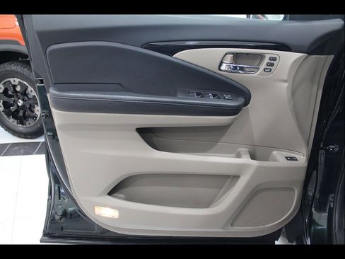 Used 2016 Honda Pilot Elite image 15