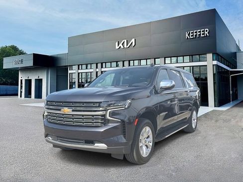Used 2023 Chevrolet Suburban Premier image 4