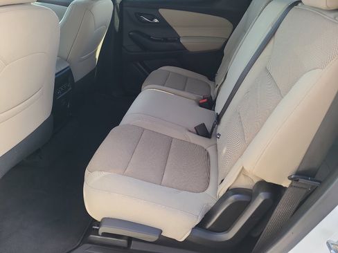 Used 2022 Chevrolet Traverse LS image 12
