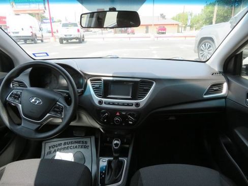 Used 2020 Hyundai Accent SE FWD image 15