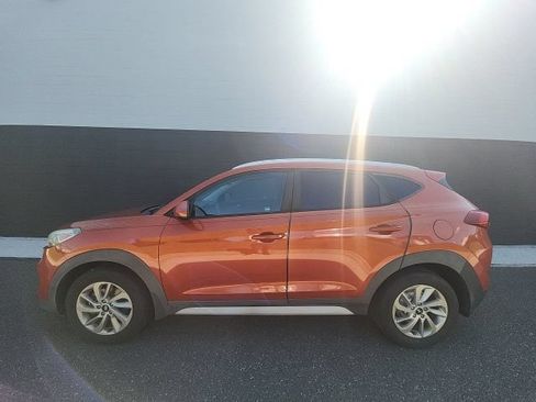Used 2017 Hyundai Tucson SE w/ SE Popular Package 02 FWD image 3
