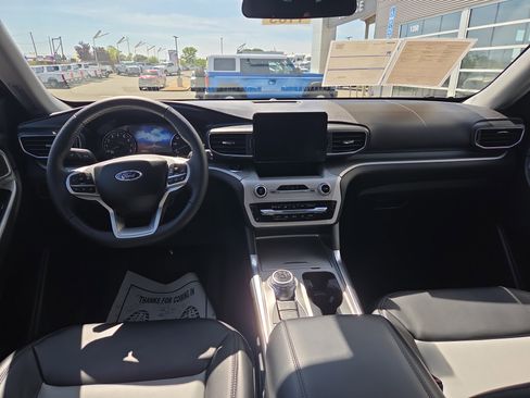 Used 2024 Ford Explorer XLT w/ Equipment Group 202A AWD/4WD image 16