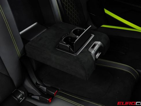 Used 2023 Lamborghini Urus Performante AWD/4WD image 44