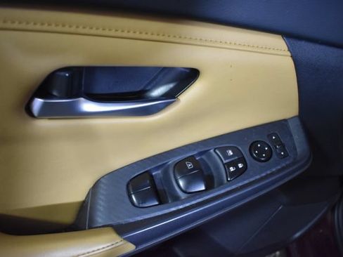 Used 2023 Nissan Sentra SV w/ SV Premium Package FWD image 8