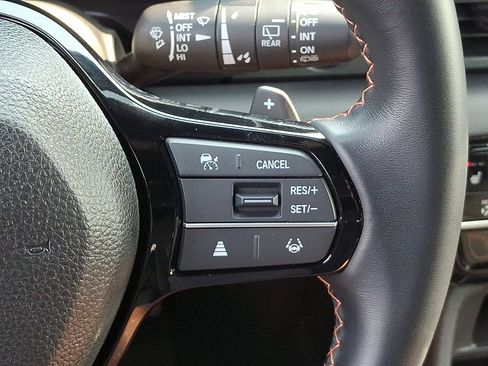 Used 2025 Honda Pilot Sport image 22