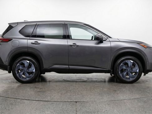 Used 2025 Nissan Rogue SV FWD image 11