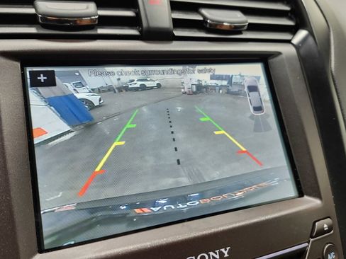 Used 2019 Ford Fusion Energi Titanium image 2