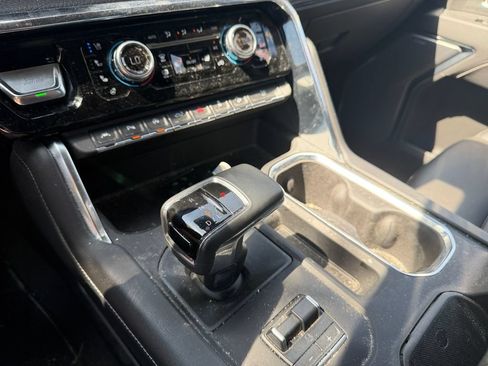 Used 2024 GMC Sierra 1500 Denali AWD/4WD image 32