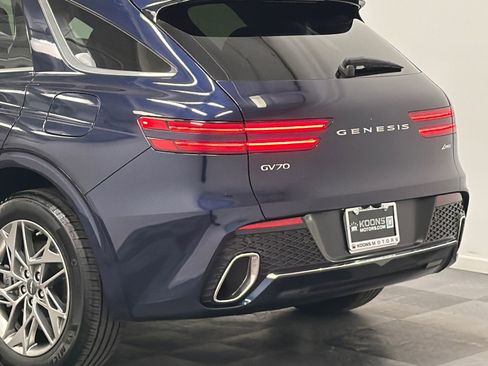 Used 2025 Genesis GV70 2.5T AWD/4WD image 7