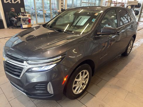 Used 2023 Chevrolet Equinox LT image 2