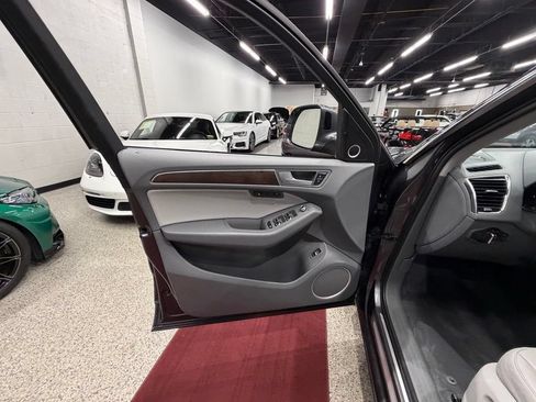 Used 2015 Audi Q5 2.0T Premium Plus w/ Technology Package AWD/4WD image 14