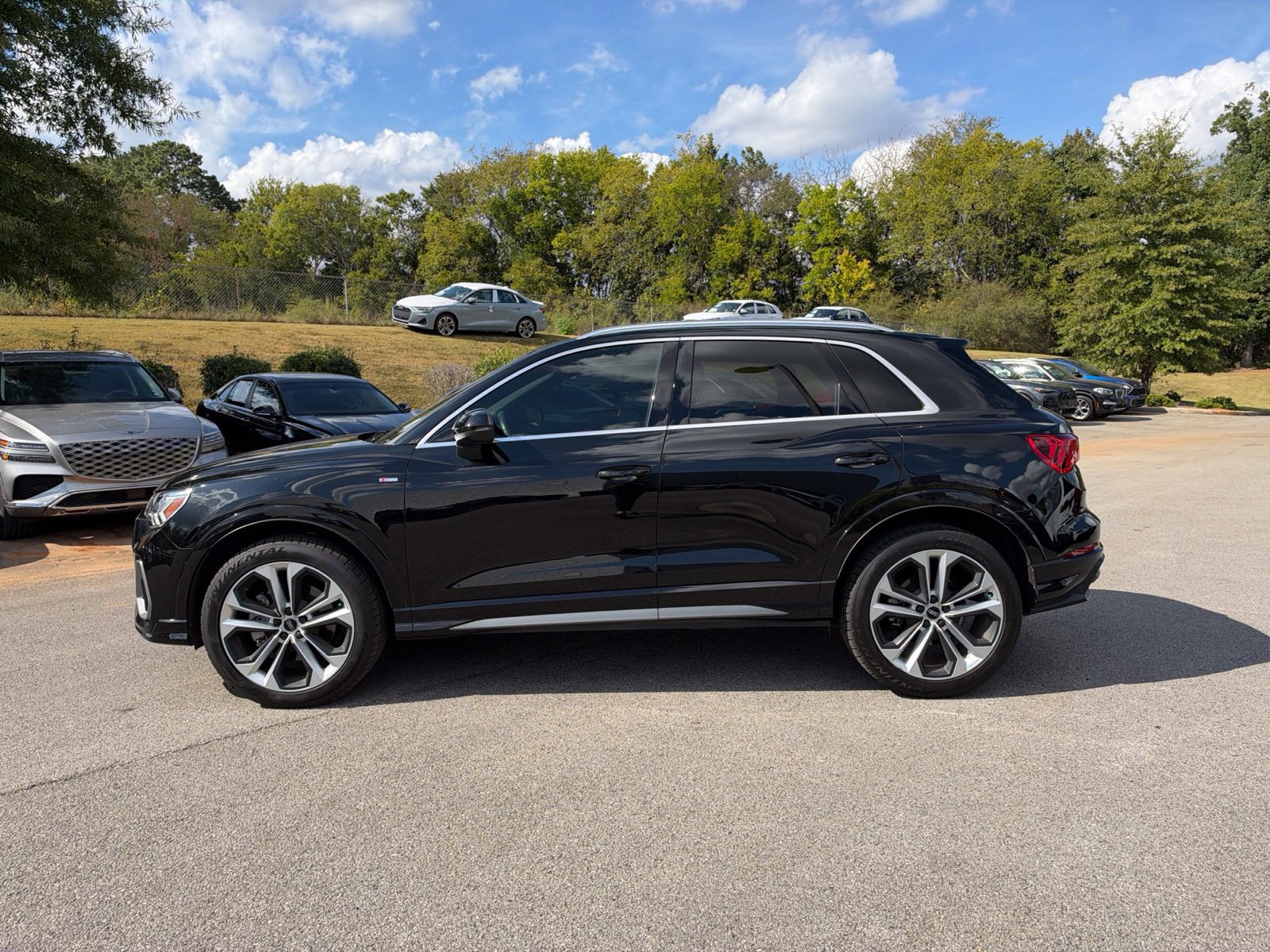 Used 2020 Audi Q3 2.0T Premium Plus w/ Premium Plus Package AWD/4WD image 9