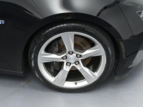 Used 2018 Chevrolet Camaro SS RWD image 38